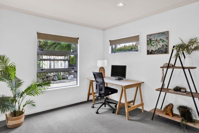 Photo of property in 72e Wairau Road, Oakura, 4314