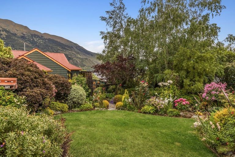 Photo of property in 12 Skinner Crescent, Lake Hawea, Wanaka, 9382