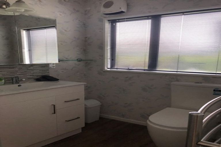 Photo of property in 2/165 Peverel Street, Riccarton, Christchurch, 8041