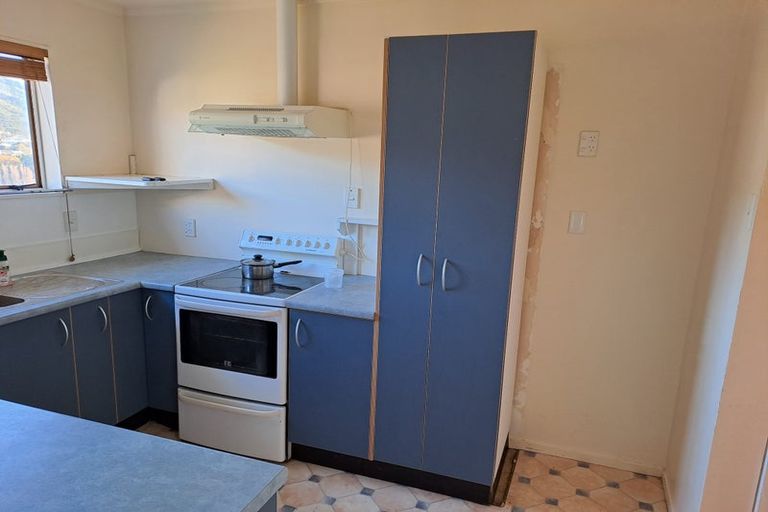 Photo of property in 84 Taylor Terrace, Tawa, Wellington, 5028