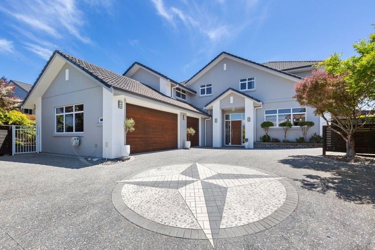 Photo of property in 22 Kahurangi Heights, Aotea, Porirua, 5024