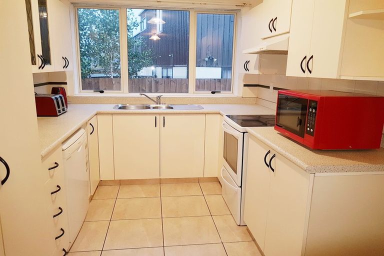 Photo of property in 13 Broadbent Street, Riccarton, Christchurch, 8041