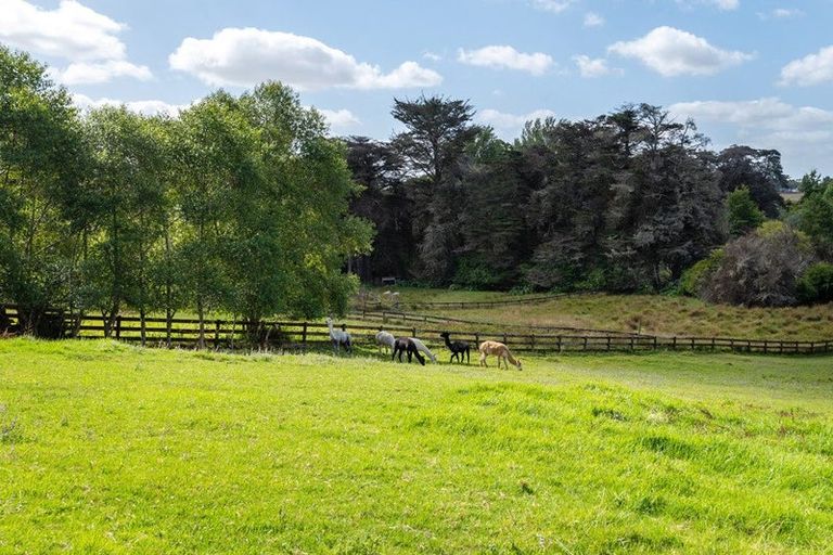 Photo of property in 224b Bawden Road, Dairy Flat, Albany, 0792