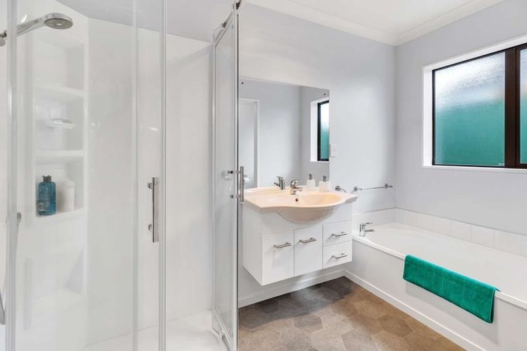 Photo of property in 12a Sussex Street, Levin, 5510