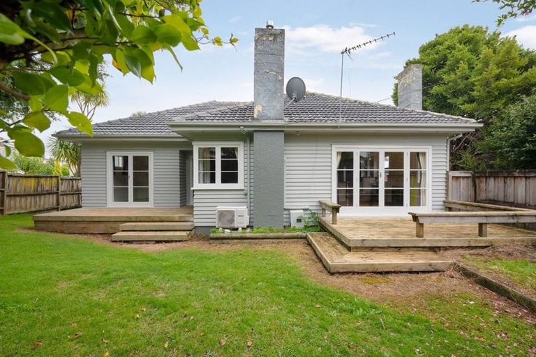 Photo of property in 36 Forest Lake Road, Forest Lake, Hamilton, 3200