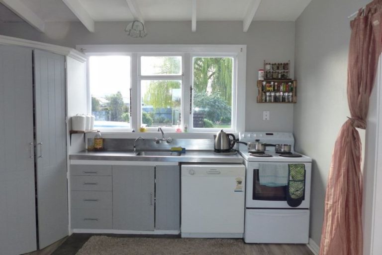 Photo of property in 6 Edward Street, Waimate, 7924