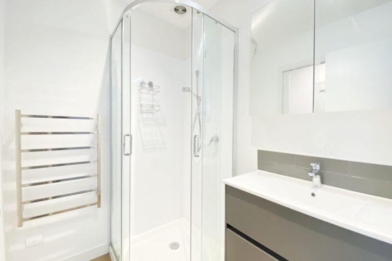 Photo of property in 2/46 Jane Maree Road, Kumeu, 0810