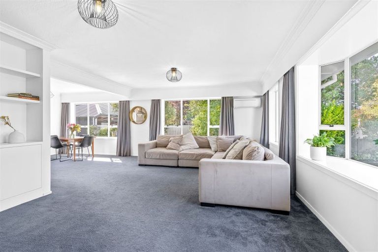 Photo of property in 7 Pinehurst Crescent, Russley, Christchurch, 8042