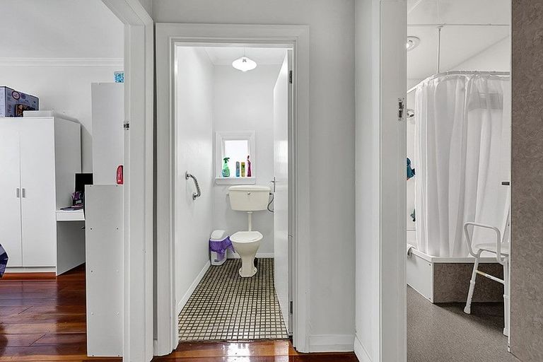 Photo of property in 10 Tokomaru Street, Welbourn, New Plymouth, 4312