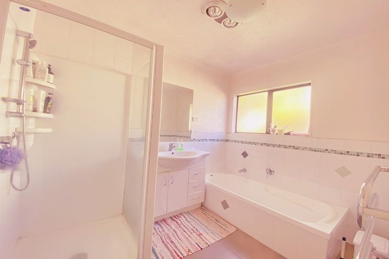 Photo of property in 2/717 East Coast Road, Browns Bay, Auckland, 0630