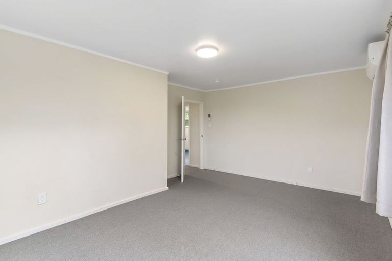 Photo of property in 1/15 Otakau Road, Milford, Auckland, 0620
