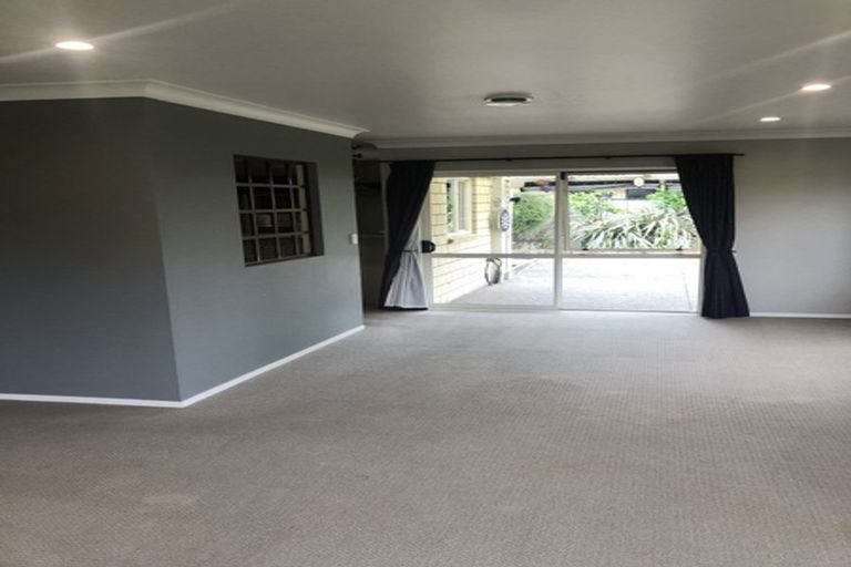 Photo of property in 8 Fergy Crescent, Wattle Downs, Auckland, 2103