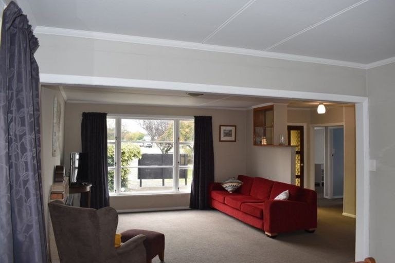 Photo of property in 75 Victoria Street, Carterton, 5713