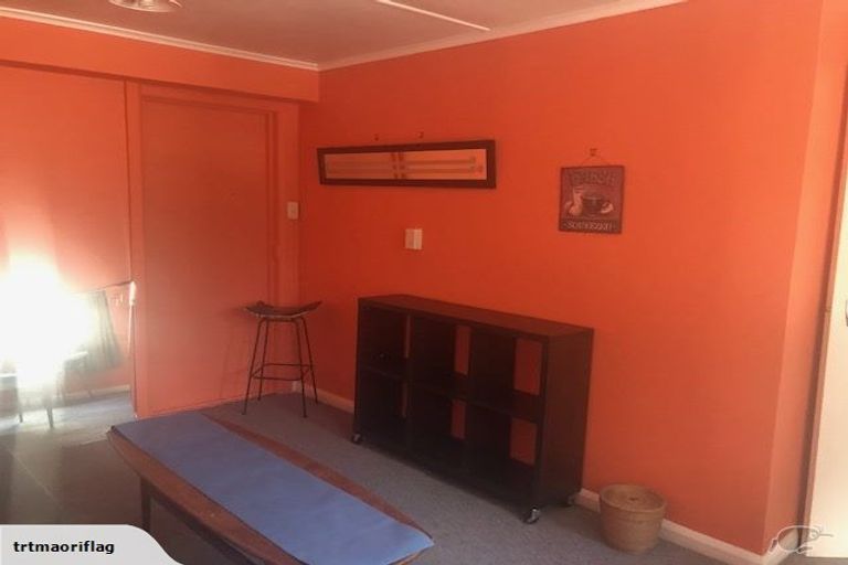 Photo of property in 92 Wood Street, Takaro, Palmerston North, 4410