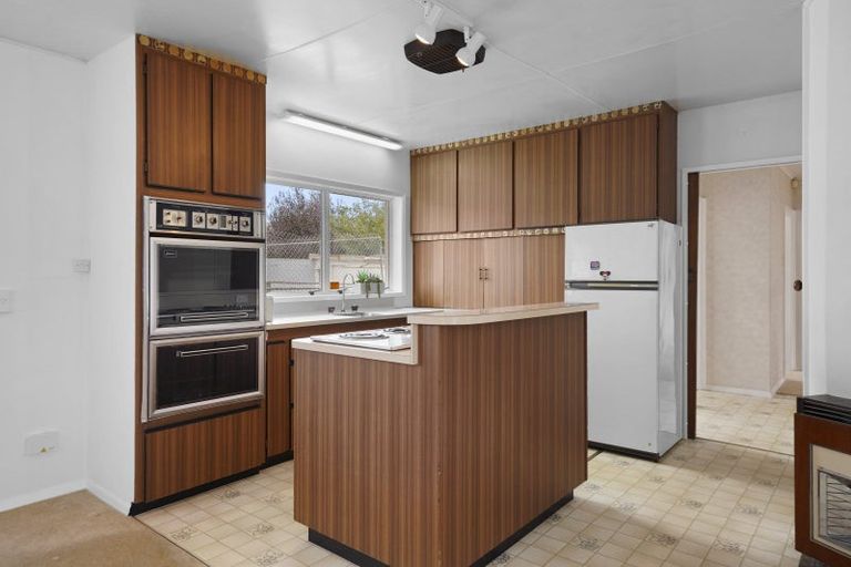 Photo of property in 21 Hall Grove, Ebdentown, Upper Hutt, 5018