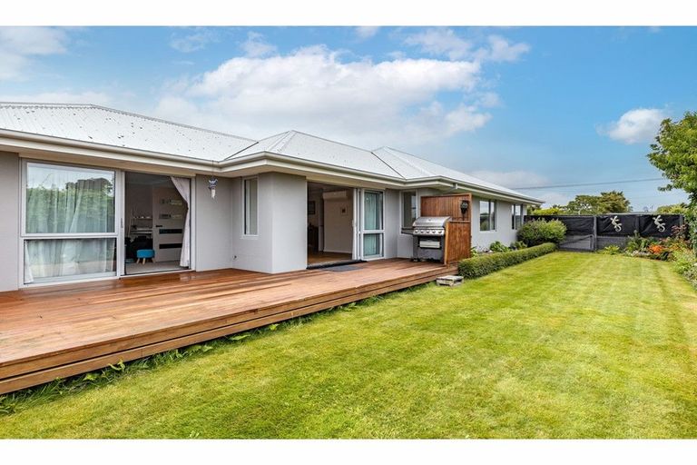 Photo of property in 132 Beach Road, North New Brighton, Christchurch, 8083