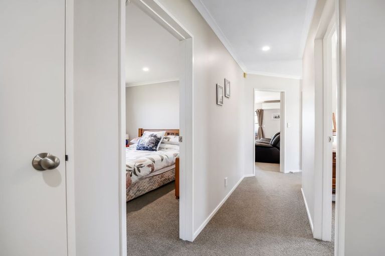 Photo of property in 32 Somerset Crescent, Highbury, Palmerston North, 4412