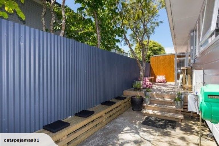 Photo of property in 267b Dowse Drive, Maungaraki, Lower Hutt, 5010