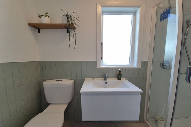 Photo of property in 24 Stone Street, Miramar, Wellington, 6022