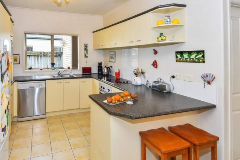 Photo of property in 10 Glencalder Place, Wattle Downs, Auckland, 2103