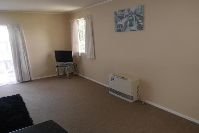 Photo of property in 25 Hartford Crescent, Totara Park, Upper Hutt, 5018