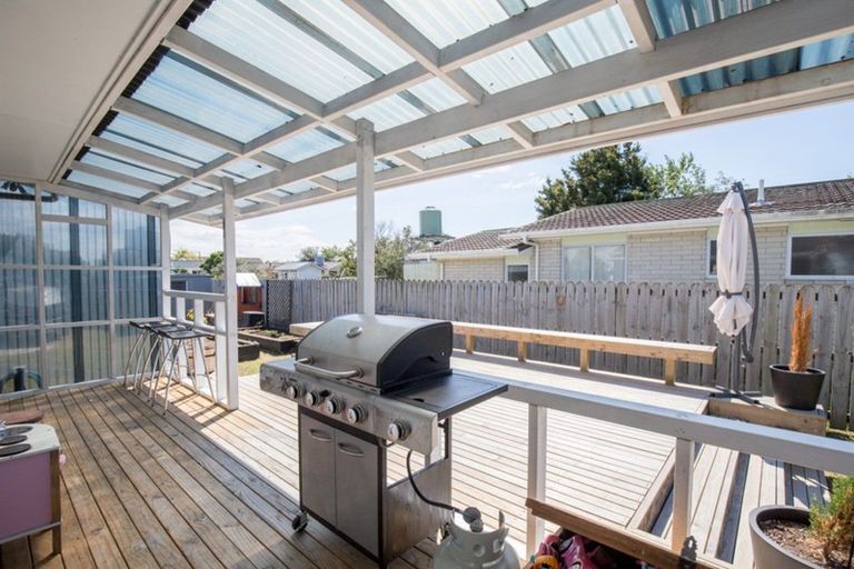 Photo of property in 1 Mcclean Place, Ngatea, 3503