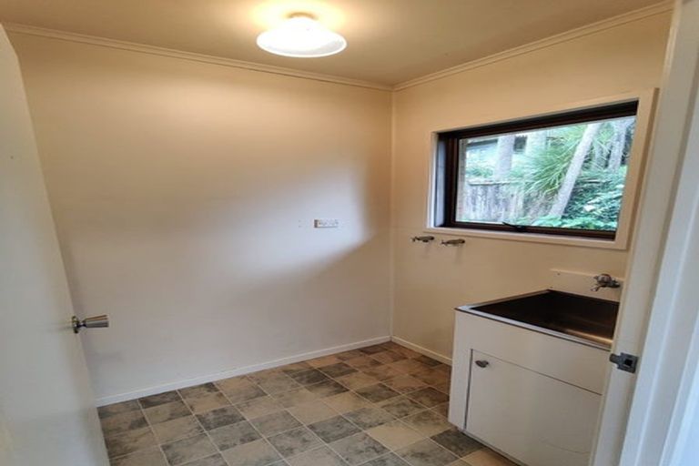 Photo of property in 2/19a Verran Road, Birkenhead, Auckland, 0626