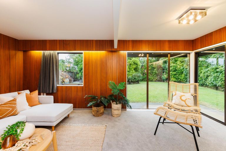 Photo of property in 25 Heathcote Place, Fitzherbert, Palmerston North, 4410