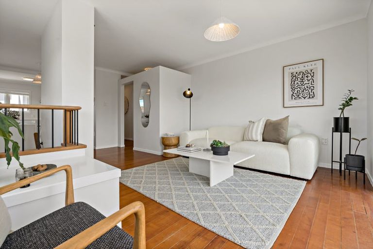 Photo of property in 1/264 Lake Road, Hauraki, Auckland, 0622