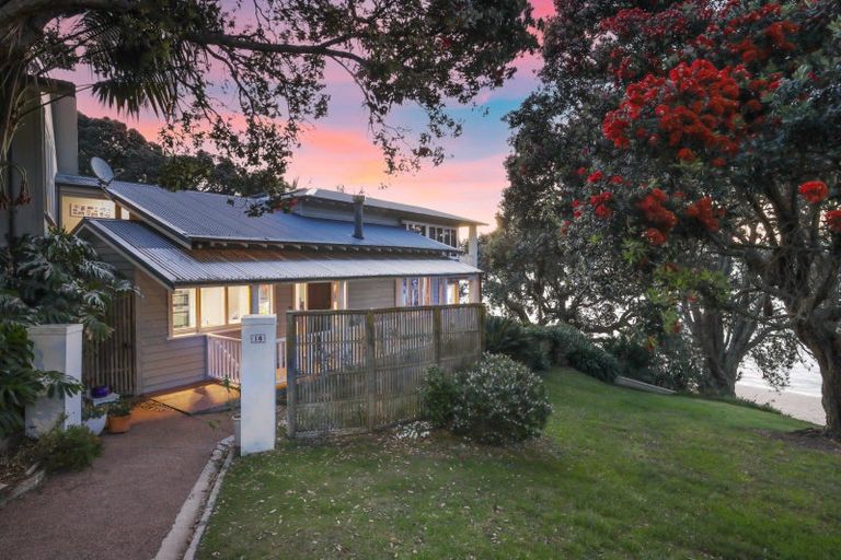 Photo of property in 16 Joan Street, Point Chevalier, Auckland, 1022