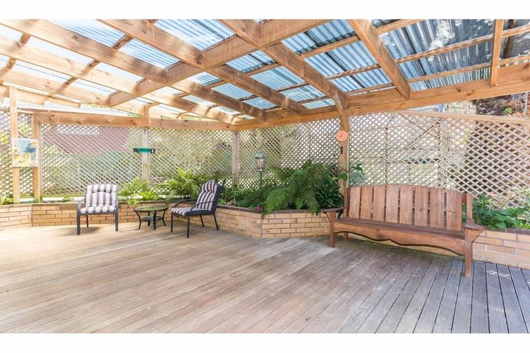 Photo of property in 209 Woodlands Park Road, Titirangi, Auckland, 0604