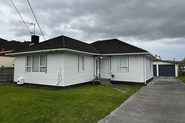 Photo of property in 11 Bythell Street, Wainuiomata, Lower Hutt, 5014
