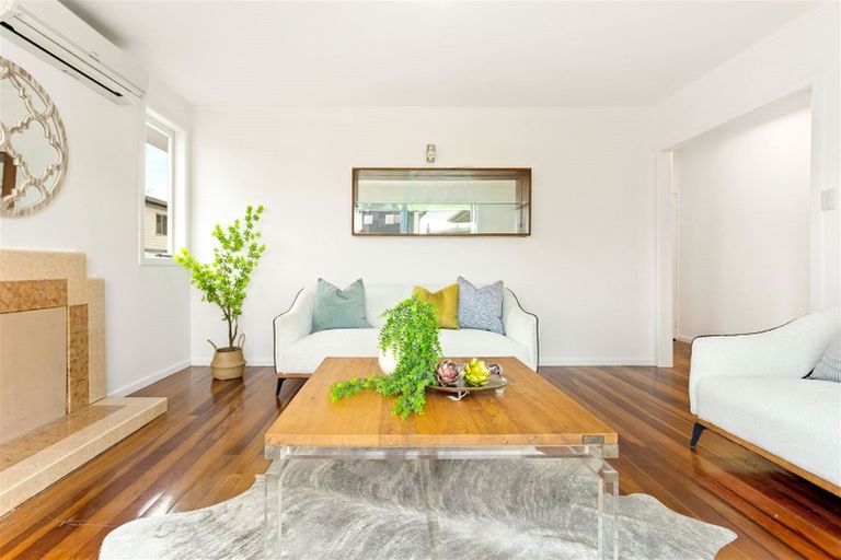 Photo of property in 18 Karamu Street, Te Atatu Peninsula, Auckland, 0610