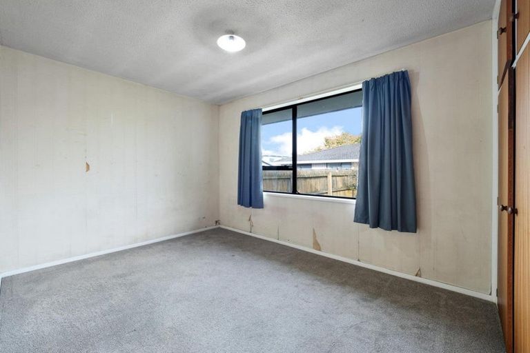 Photo of property in 1/2 Castile Place, Belfast, Christchurch, 8051