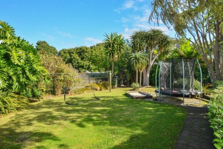 Photo of property in 18 Lysnar Street, Okitu, Gisborne, 4010