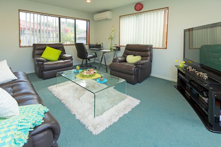 Photo of property in 32 Red Hibiscus Road, Stanmore Bay, Whangaparaoa, 0932