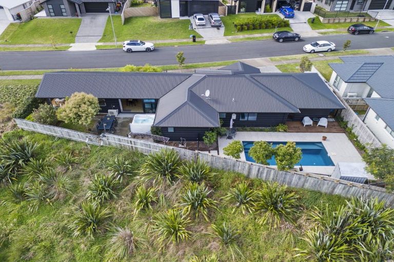 Photo of property in 38 Pakanga Grove, Pyes Pa, Tauranga, 3112