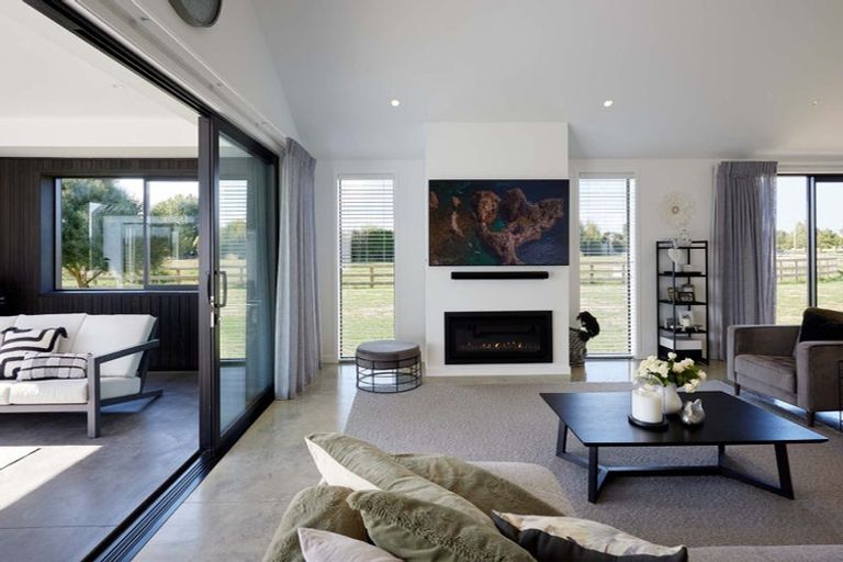 Photo of property in 53 Dysart Lane, Kumeu, 0891