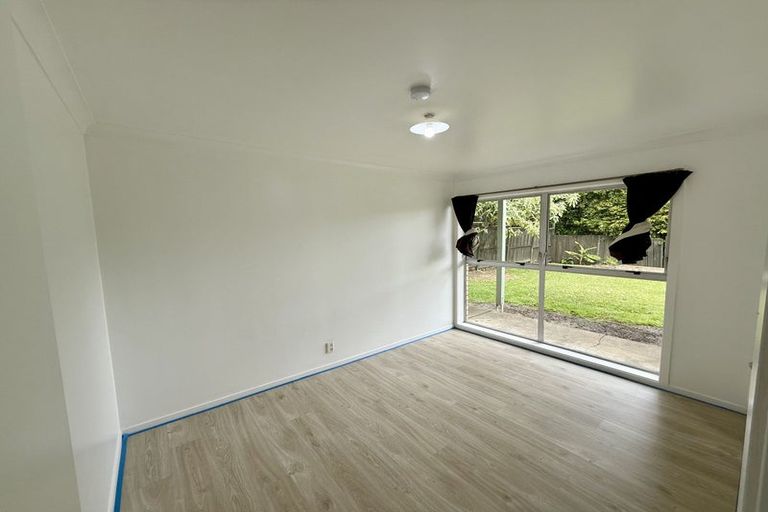 Photo of property in 11 Pokapu Street, Titirangi, Auckland, 0600