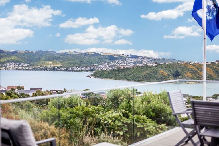 Photo of property in 5 Seascape View, Paremata, Porirua, 5024