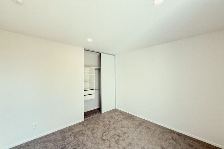 Photo of property in 4a Roberts Road, Matakatia, Whangaparaoa, 0930