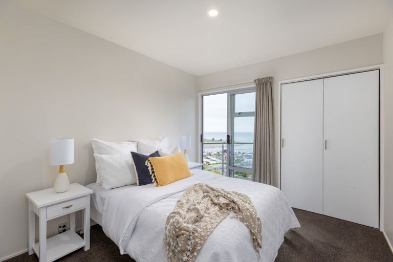 Photo of property in 16 Glendevere Terrace, Redcliffs, Christchurch, 8081