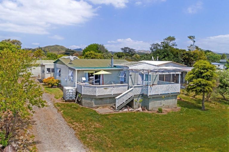 Photo of property in 4 Hinekura Road, Tolaga Bay, 4077