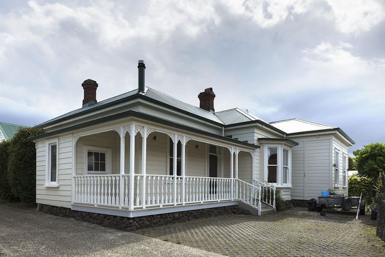 Photo of property in 32 Bellevue Road, Mount Eden, Auckland, 1024
