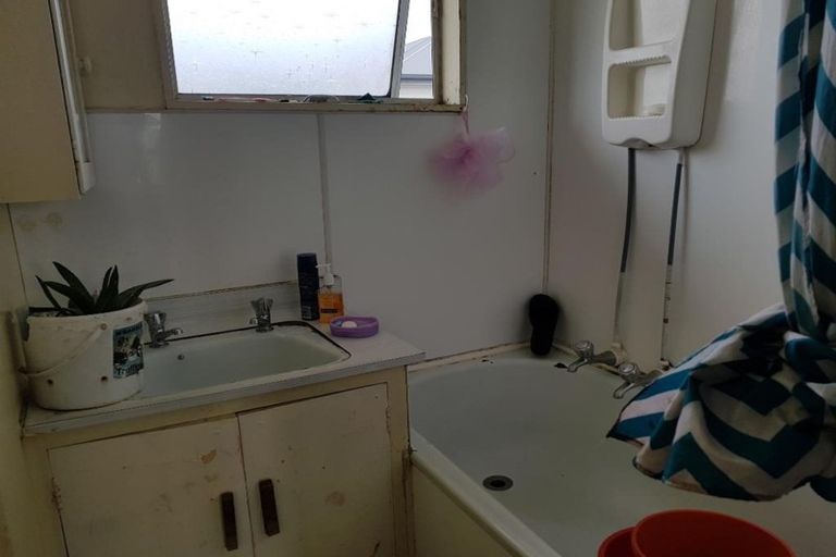 Photo of property in 107 Waltham Road, Sydenham, Christchurch, 8023