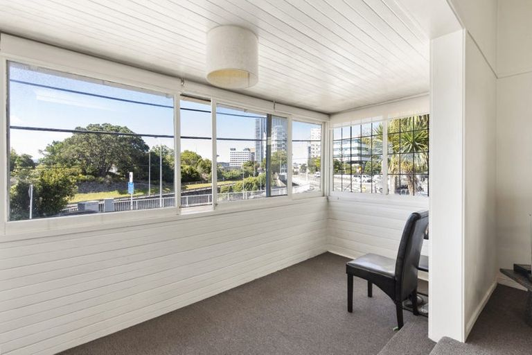 Photo of property in 80 Tinakori Road, Thorndon, Wellington, 6011