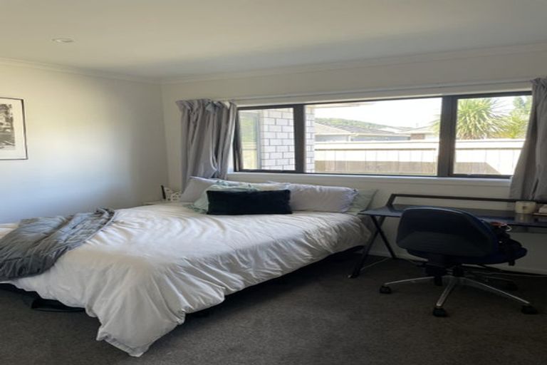 Photo of property in 28 Manor Park Road, Manor Park, Lower Hutt, 5019