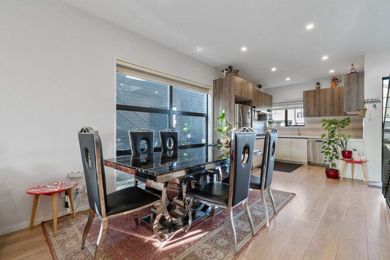 Photo of property in 42 Dignity Street, Papakura, 2110