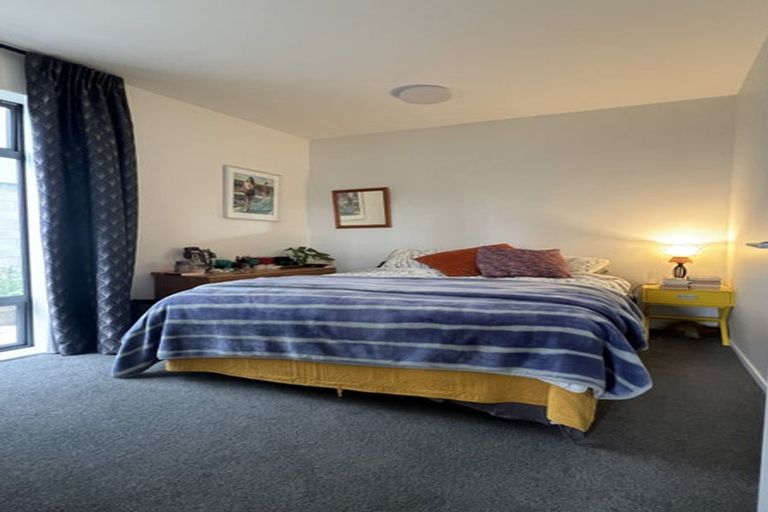 Photo of property in 1/65 Tiketike Way, Brooklyn, Wellington, 6021