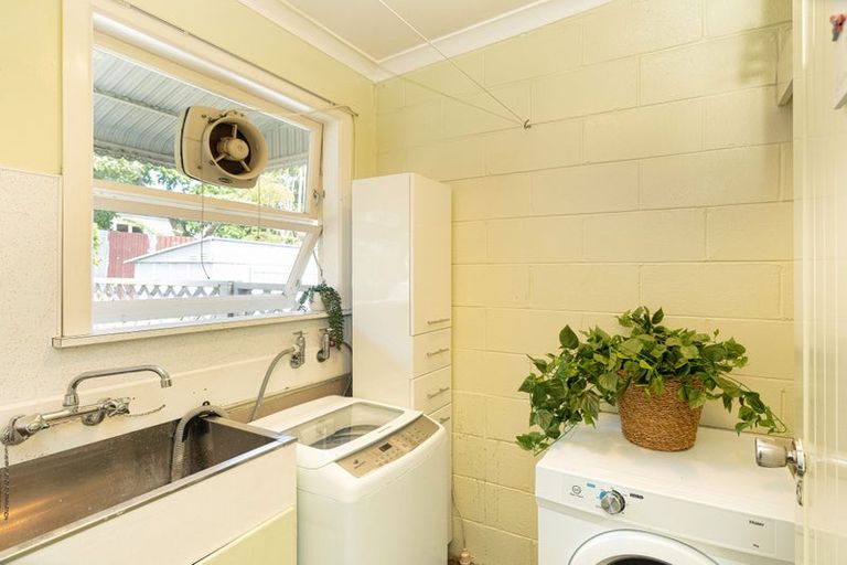 Photo of property in 8 Royal Place, Levin, 5510